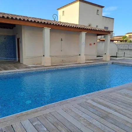 Villa Belle Marina Avec Ponton Et Piscine Collective Aigues-Mortes Esterno foto