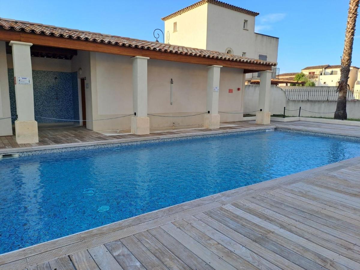 Holiday home Belle Marina Avec Ponton Et Piscine Collective